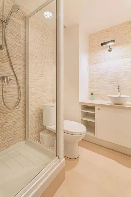 Apartment Renovated Design In Montparnasse *